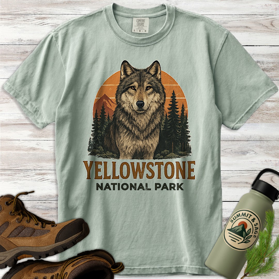 Vintage Yellowstone Graphic Wolf T-Shirt