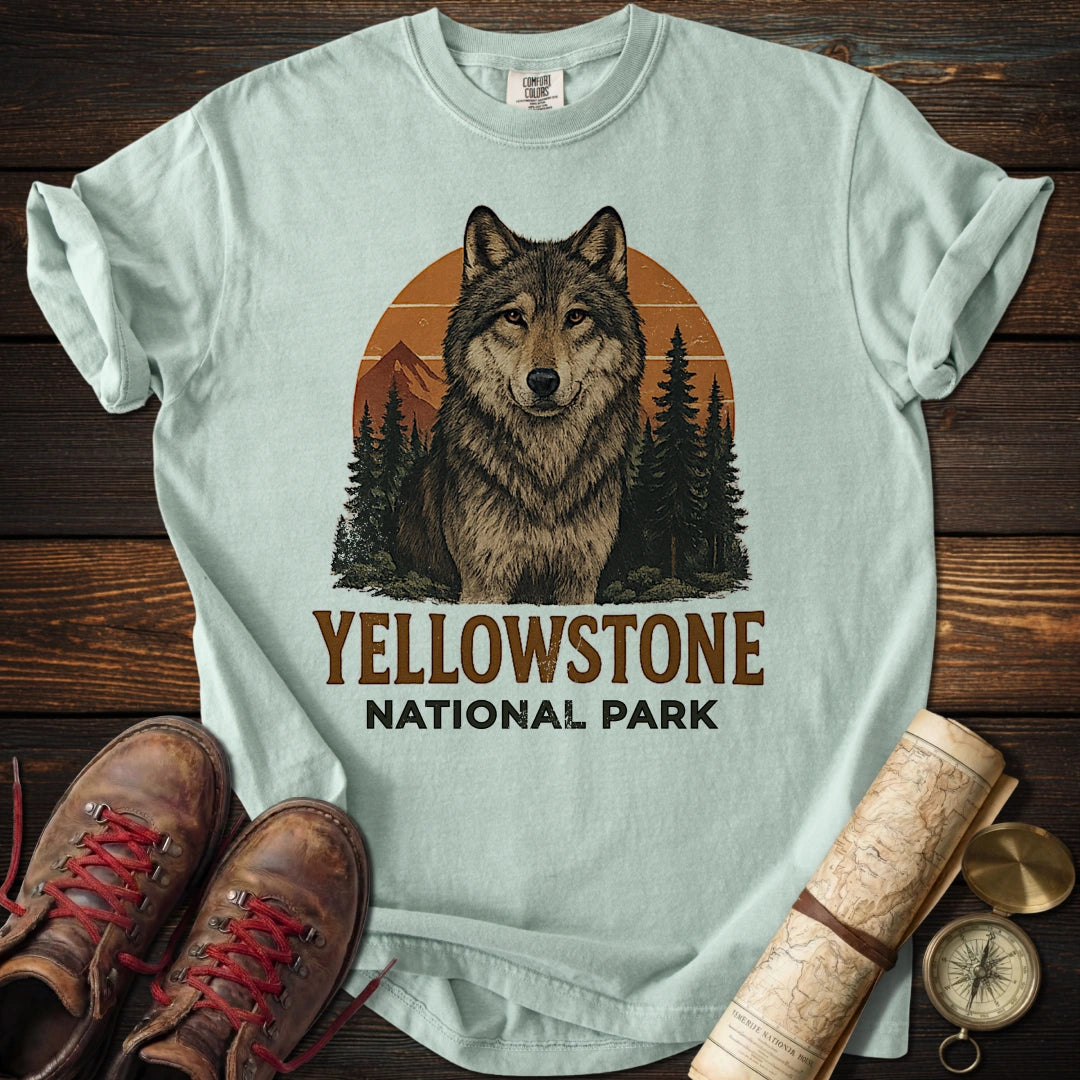 Vintage Yellowstone Graphic Wolf T-Shirt