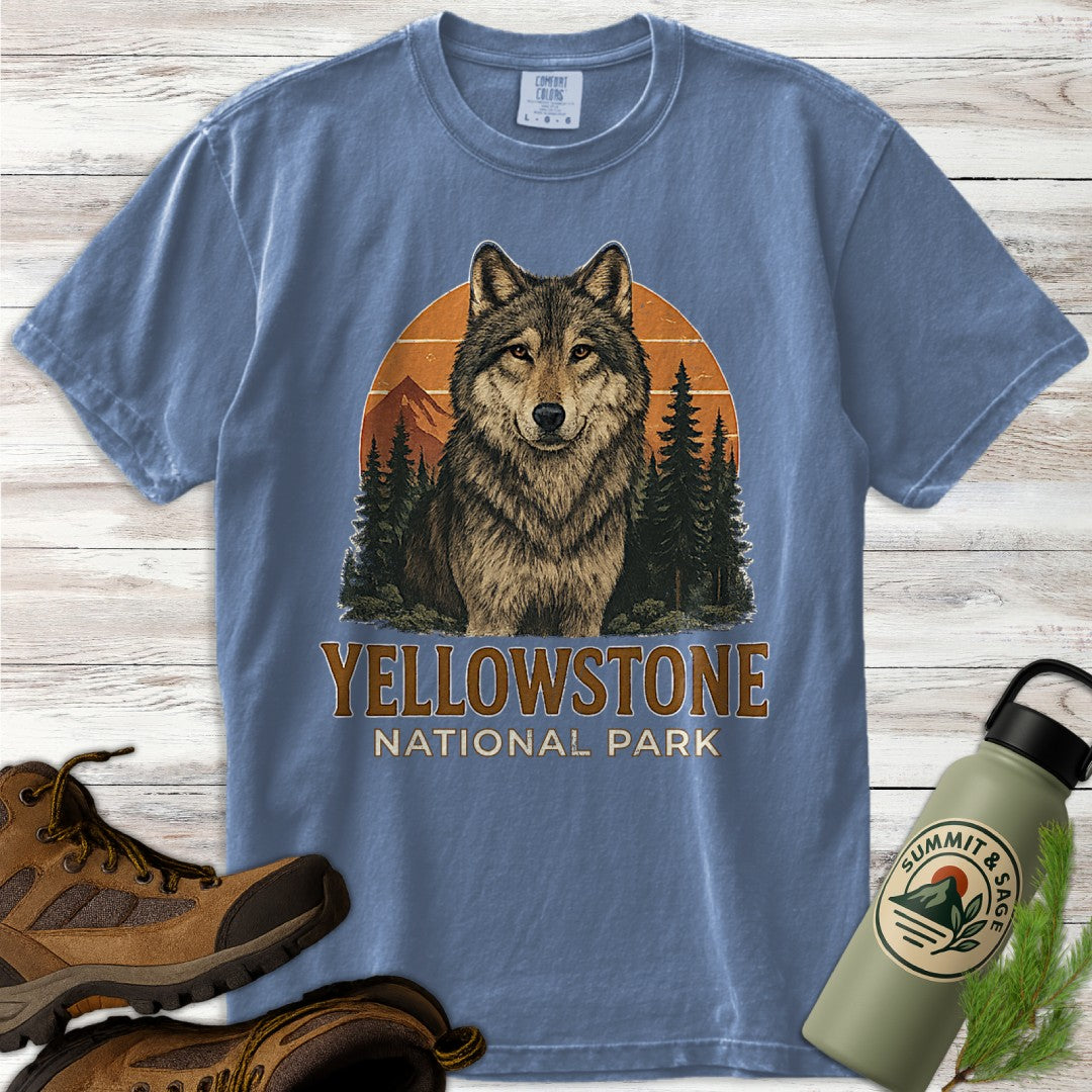 Vintage Yellowstone Graphic Wolf T-Shirt