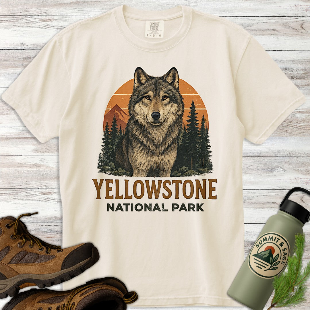 Vintage Yellowstone Graphic Wolf T-Shirt