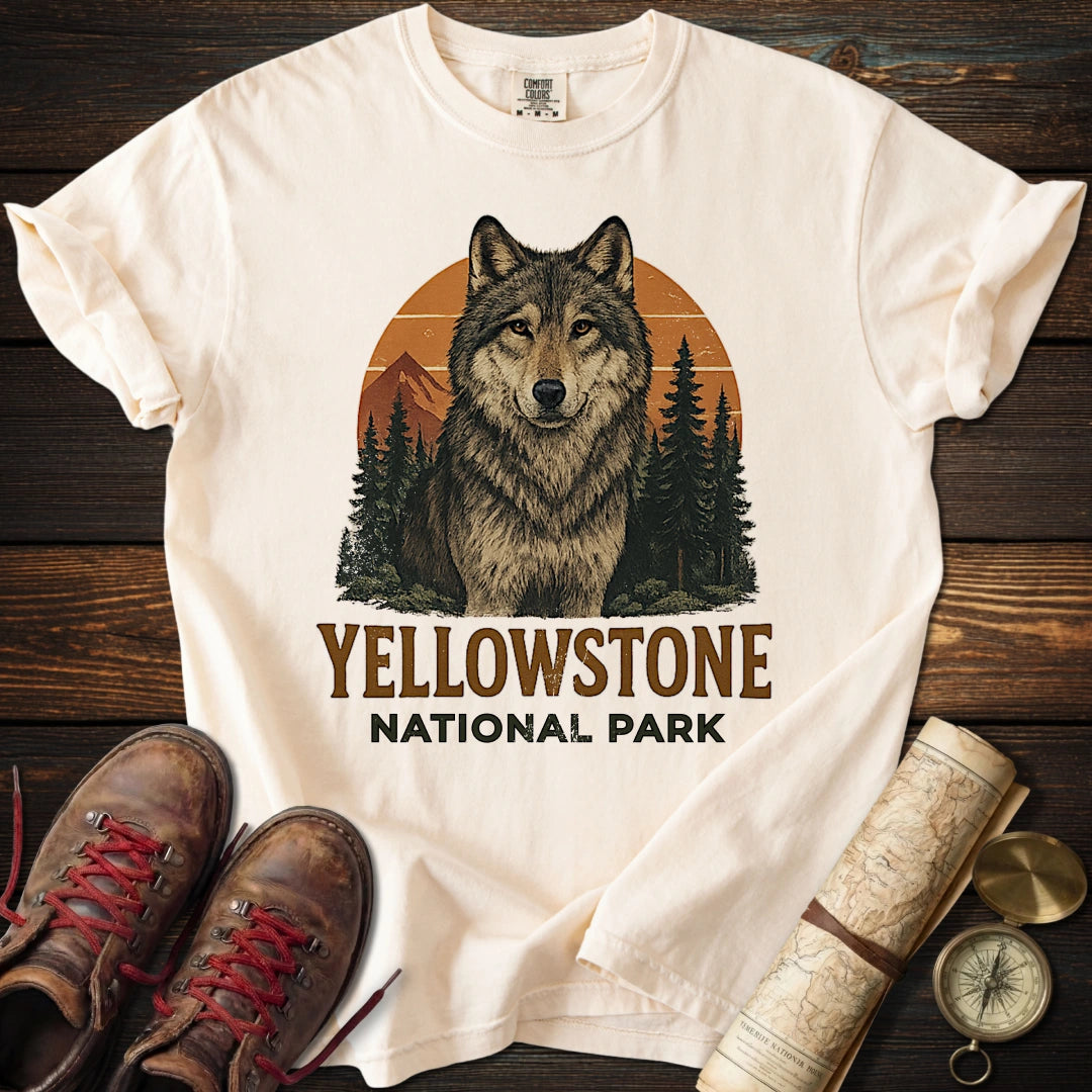 Vintage Yellowstone Graphic Wolf T-Shirt