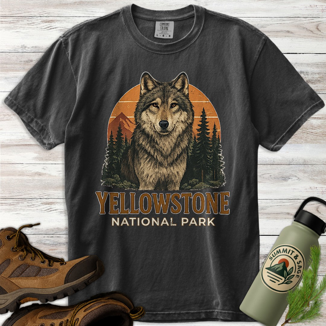 Vintage Yellowstone Graphic Wolf T-Shirt