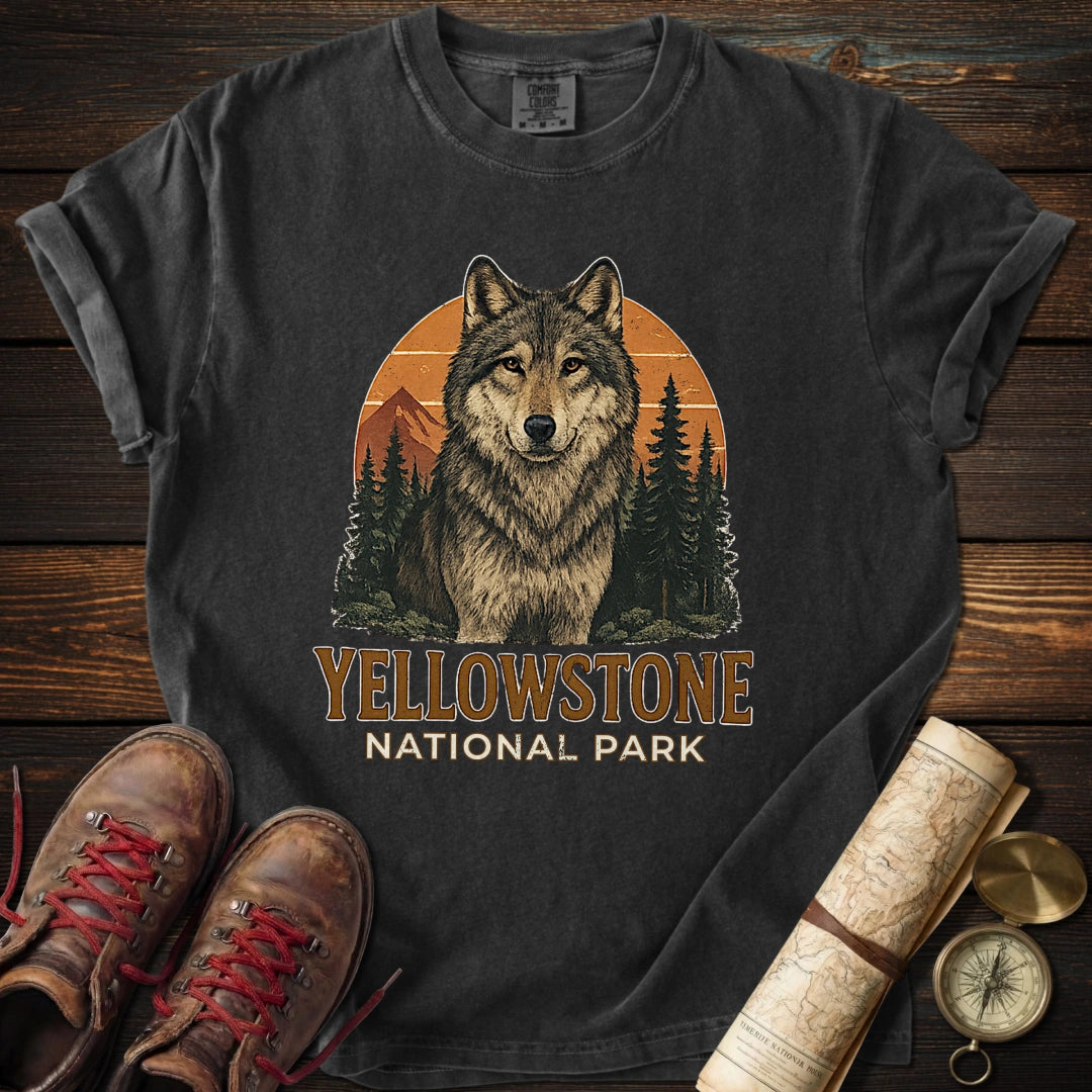 Vintage Yellowstone Graphic Wolf T-Shirt
