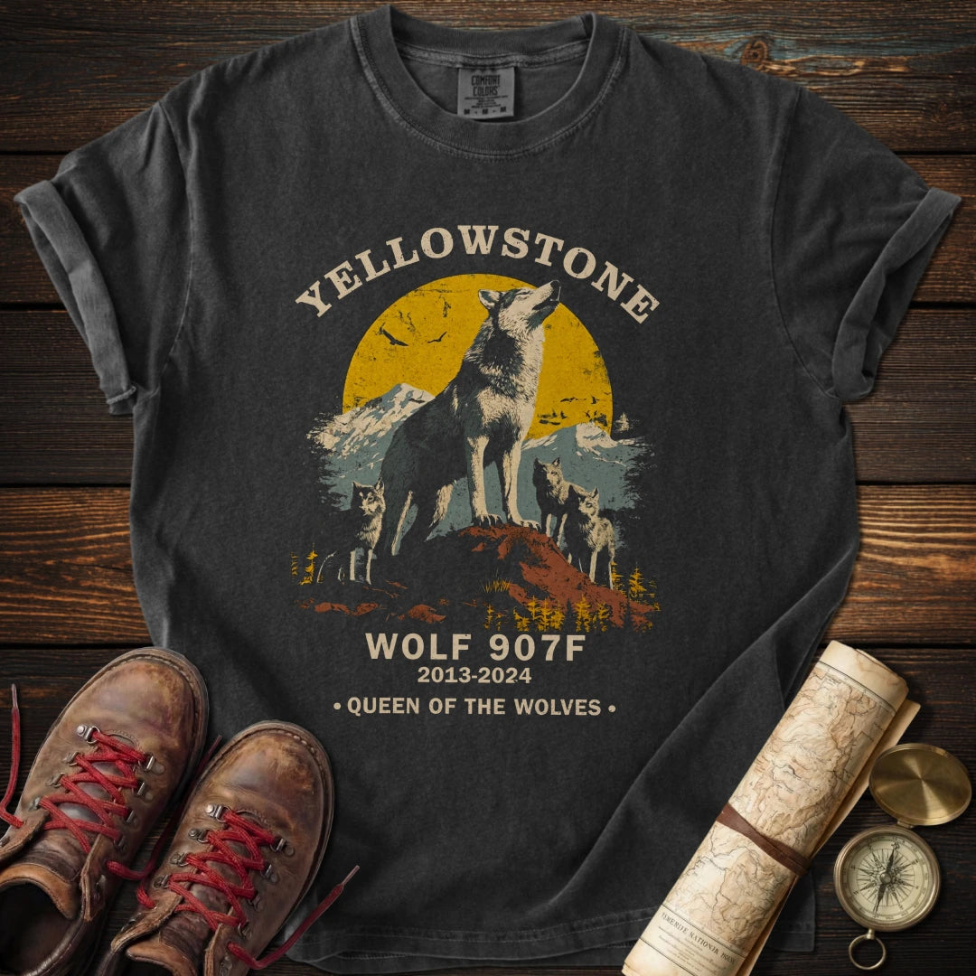 Yellowstone Wolf 907F Queen T-Shirt