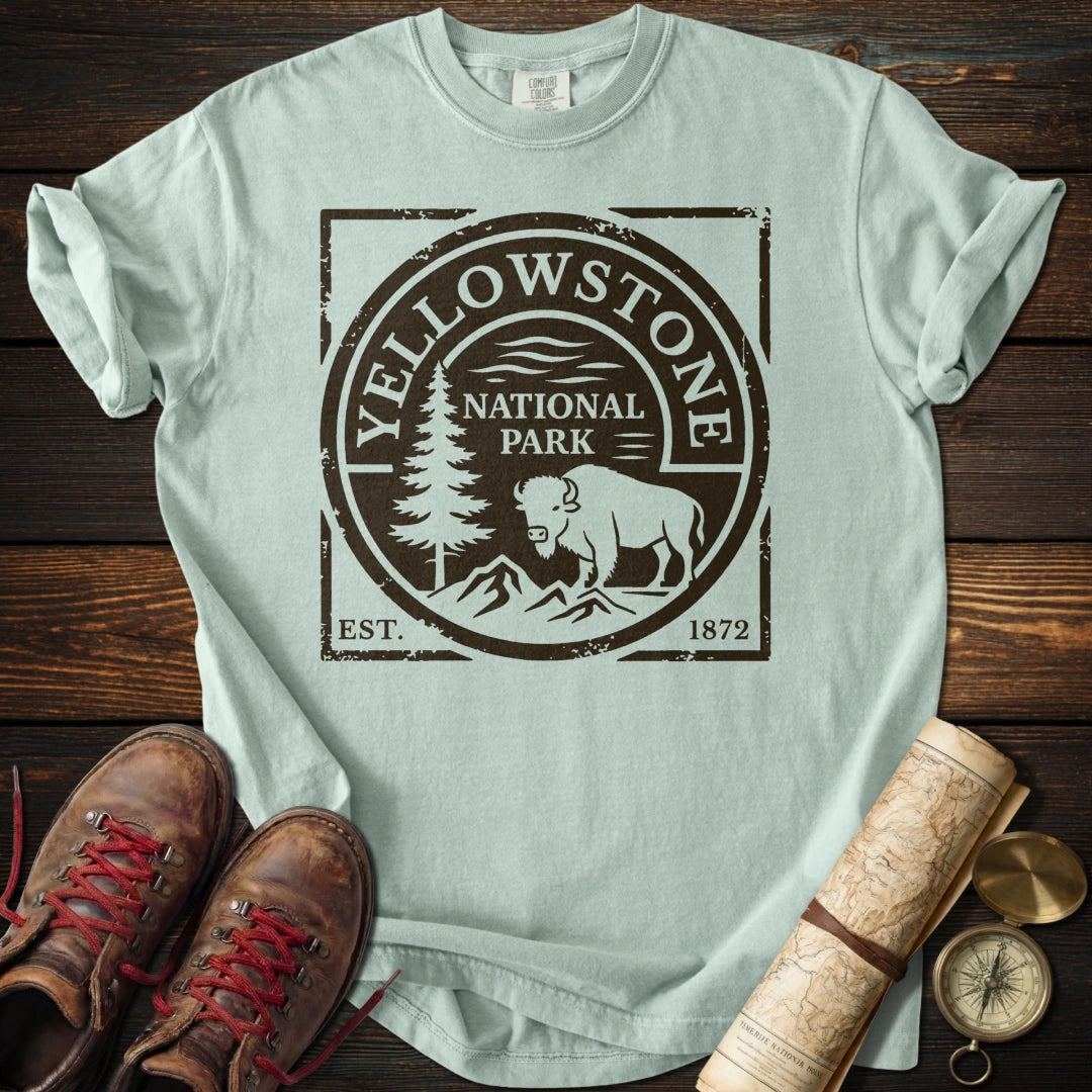 Yellowstone Park 1872 Retro Badge T-Shirt