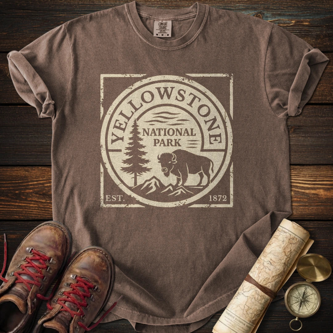 Yellowstone Park 1872 Retro Badge T-Shirt