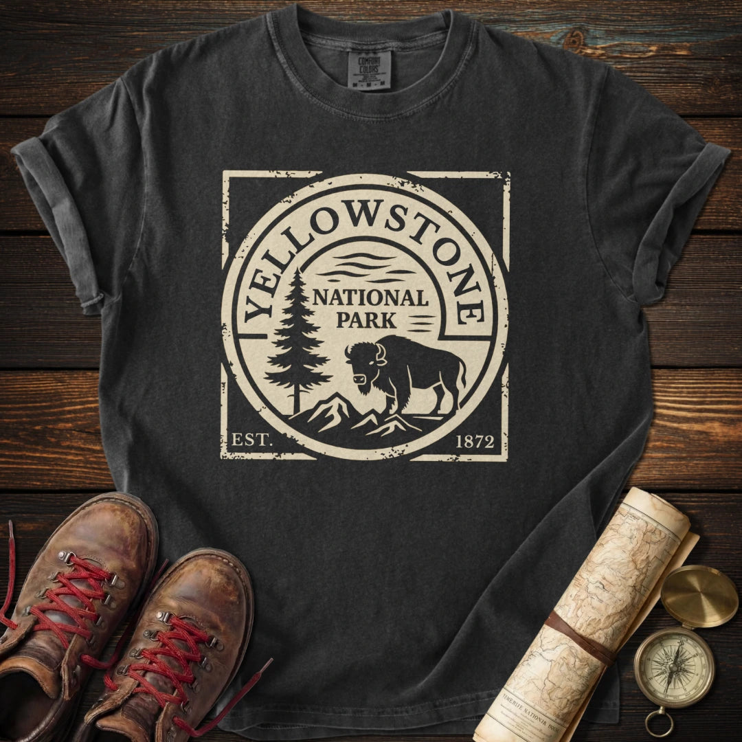 Yellowstone Park 1872 Retro Badge T-Shirt